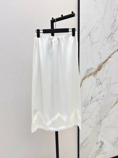 Pra 25ss satin lace skirt