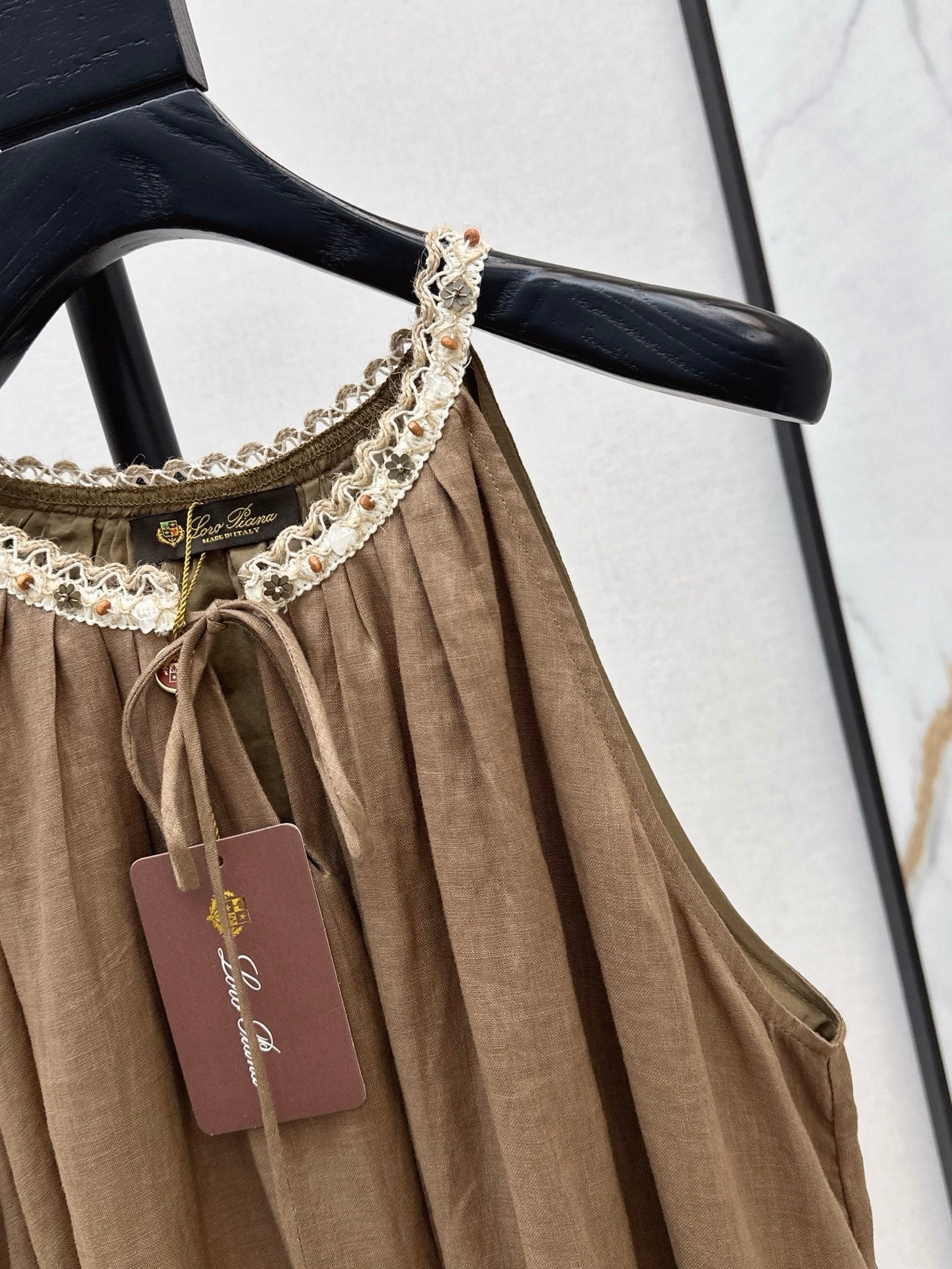 Loro 25ss linen sleeveless dress
