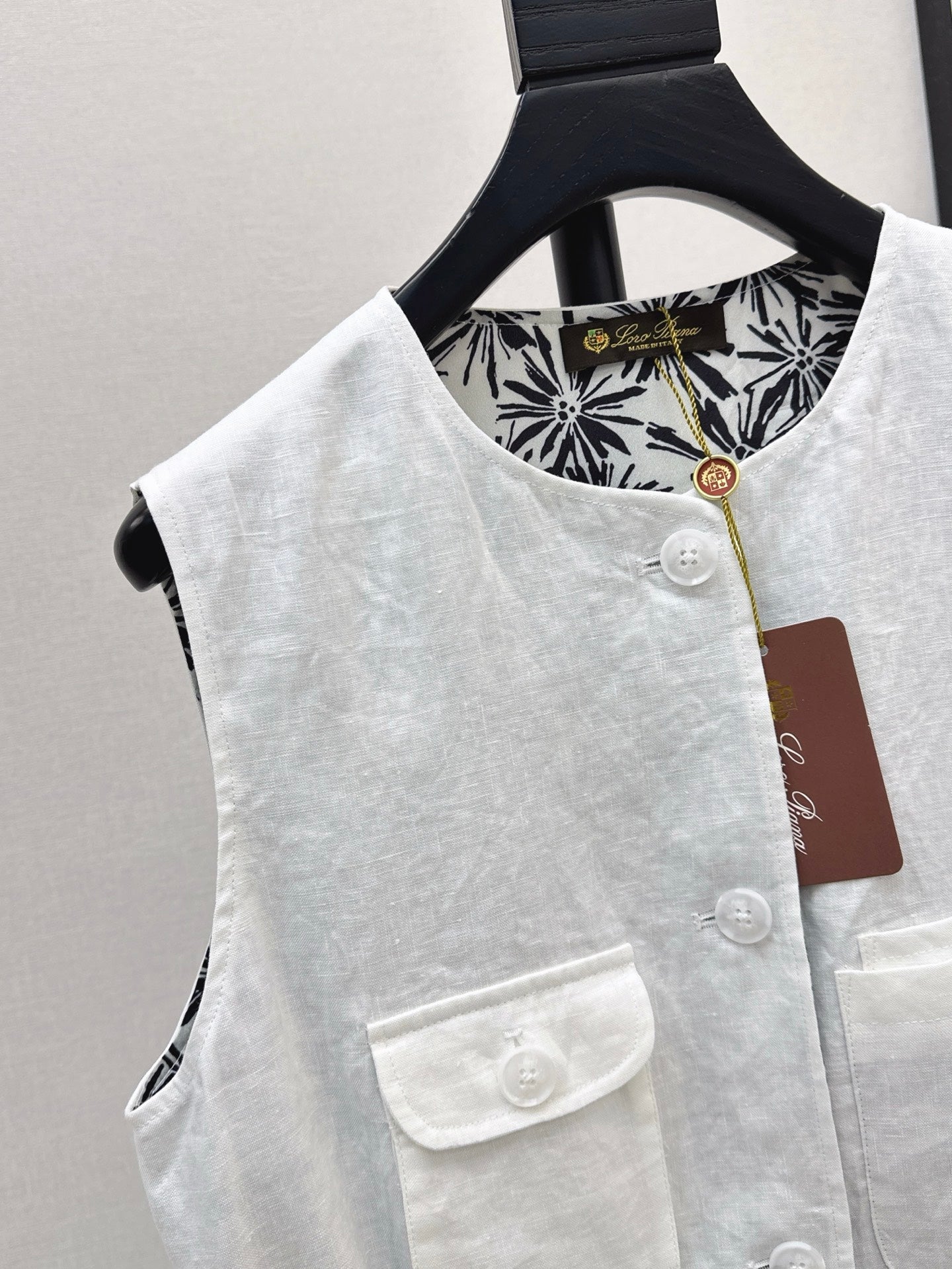 Loro 25ss linen vest