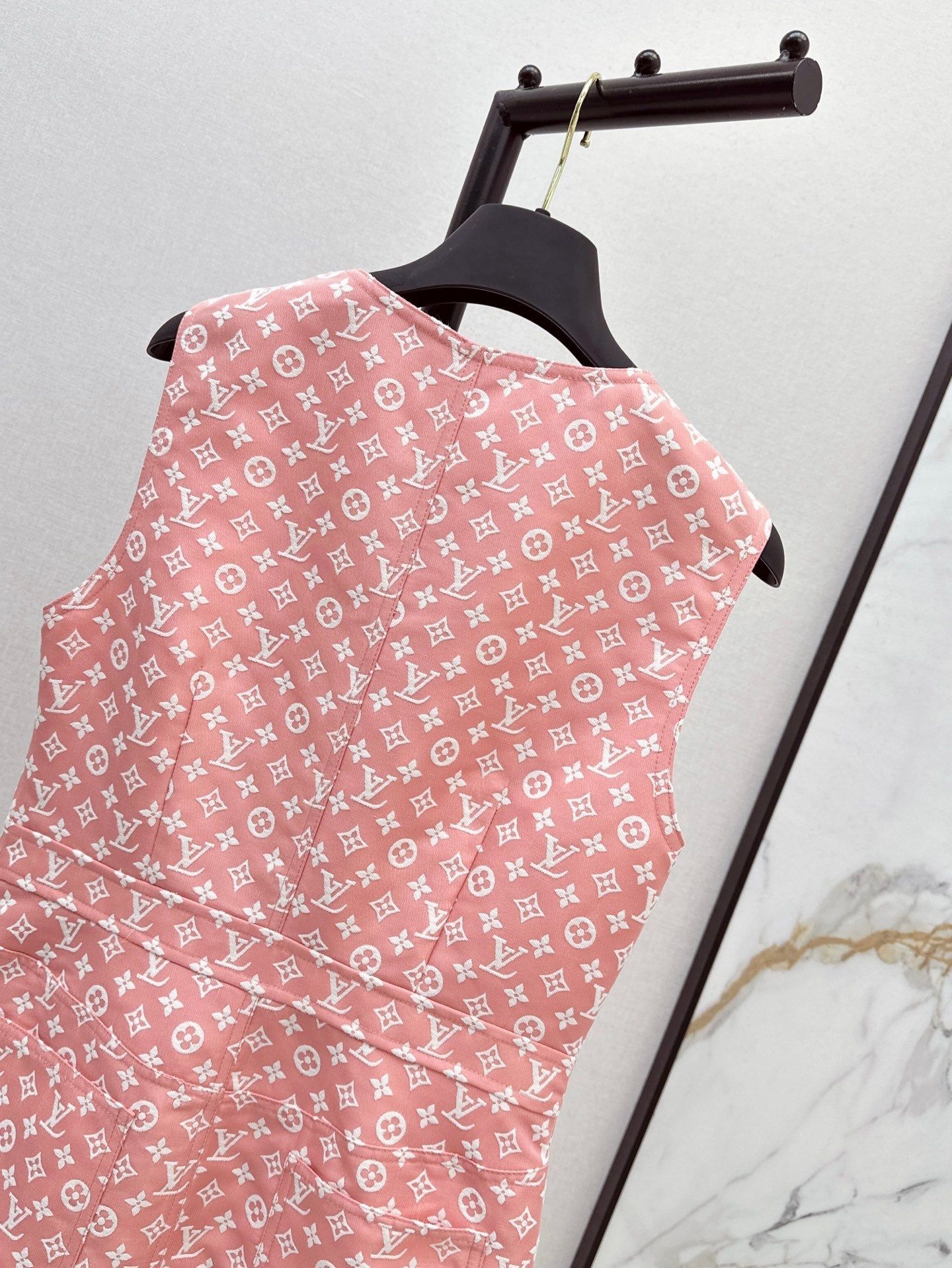 Lou 25ss sleeveless dress
