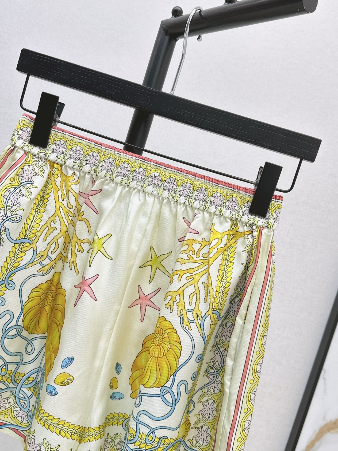 Vers 25ss Silk short