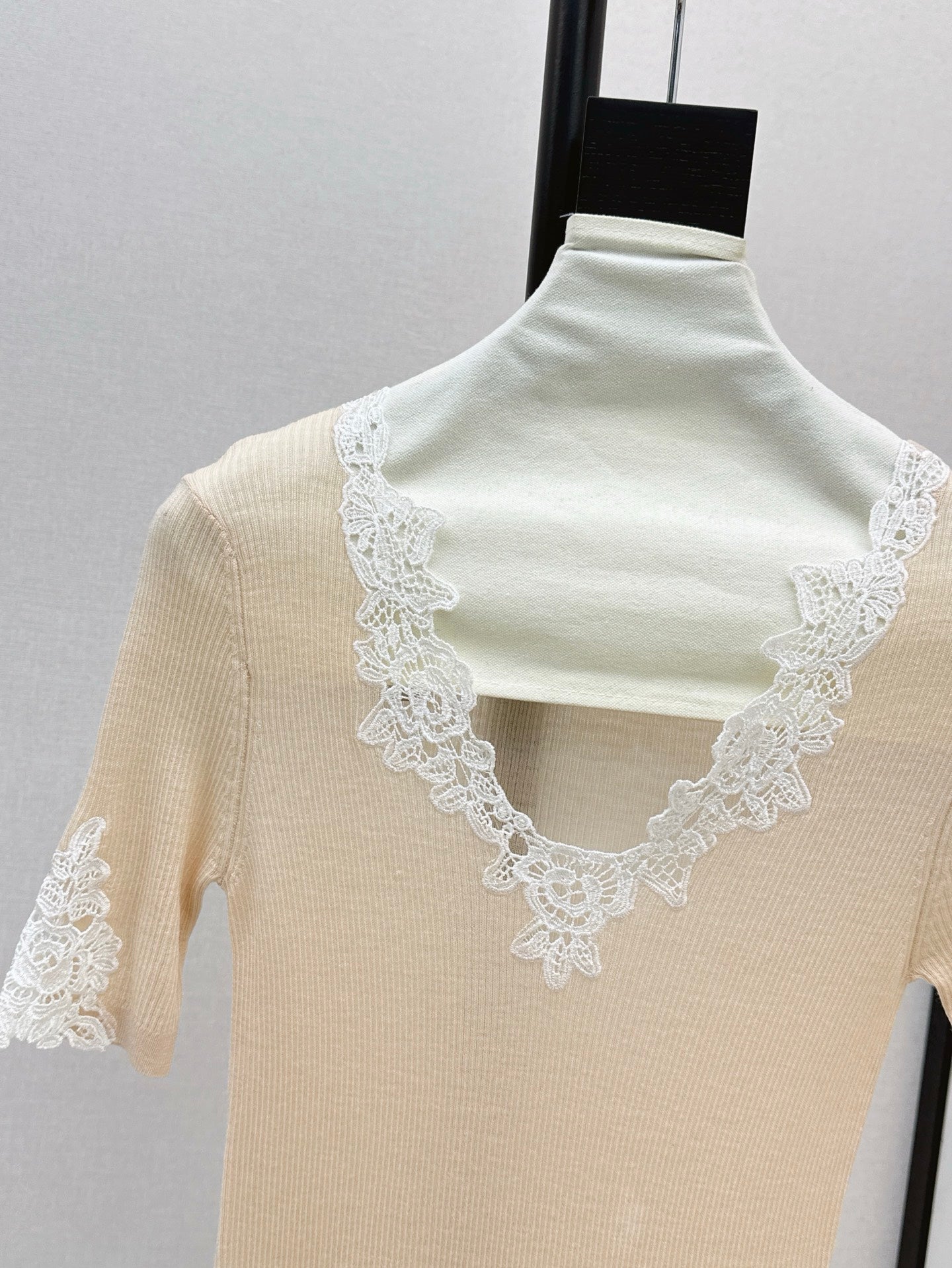 Cho 25ss lace knit shirt