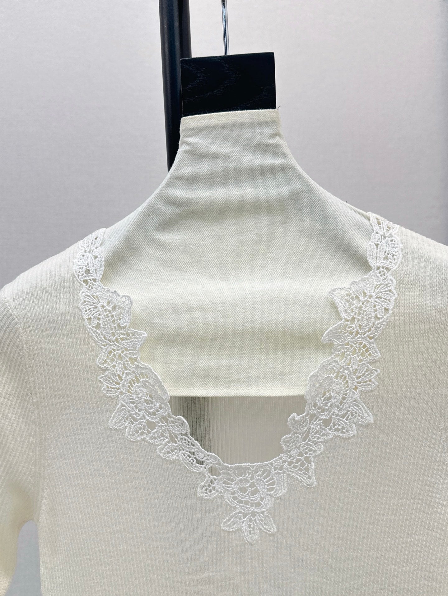 Cho 25ss lace knit shirt