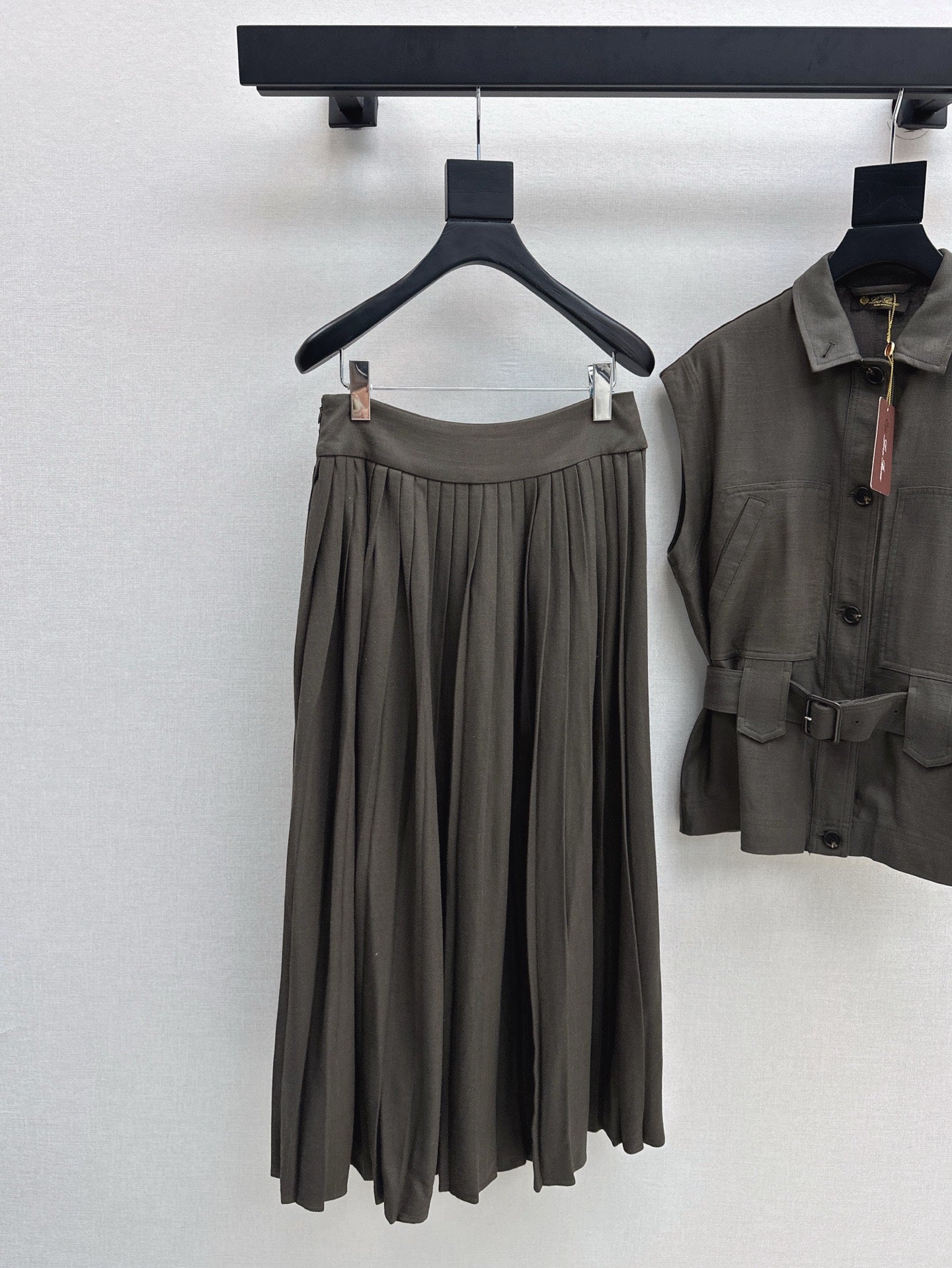 Loro 25ss linen suit