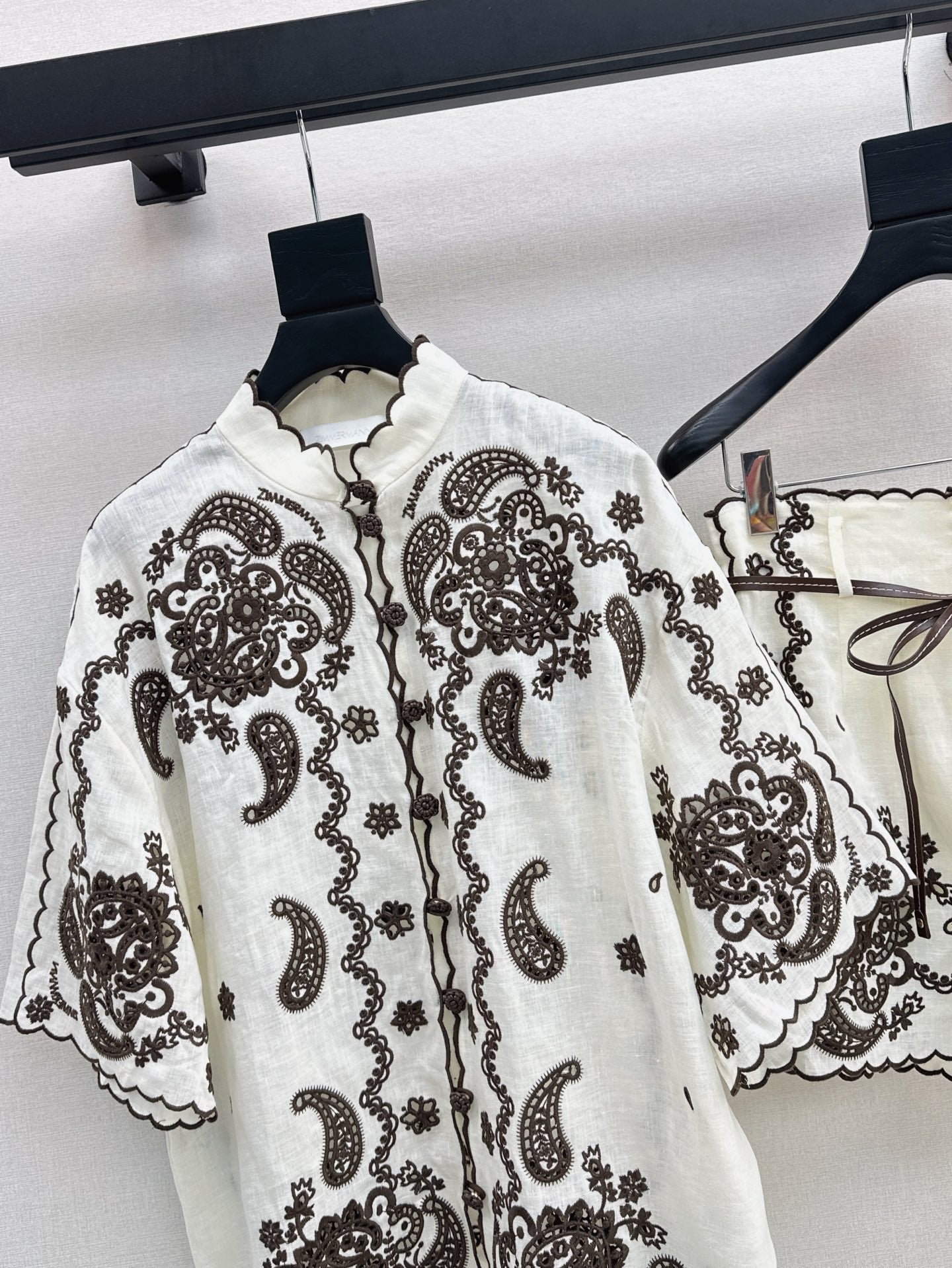 Zimm 25ss linen embroidered shirt