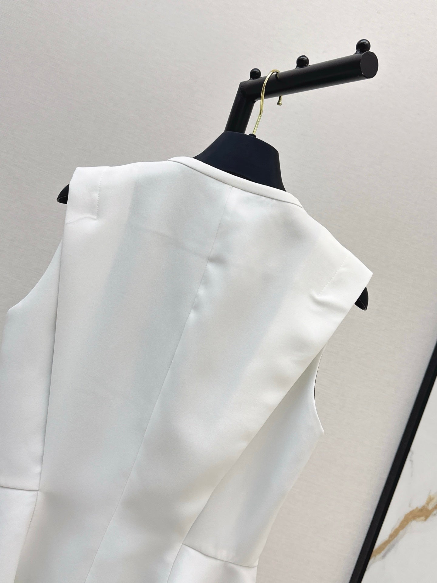 Louis 25ss sleeveless shirt
