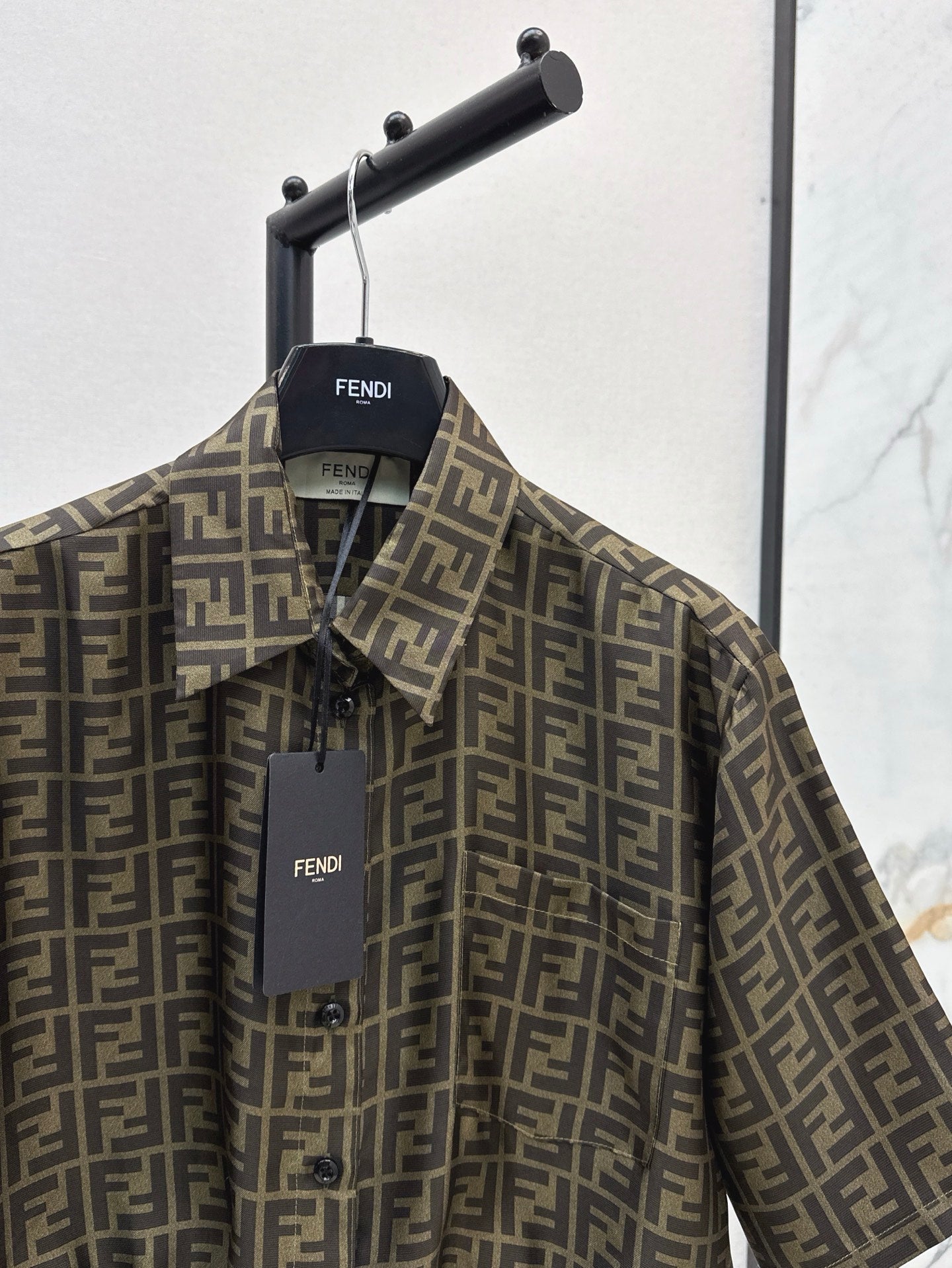 Fend 25ss silk crop shirt
