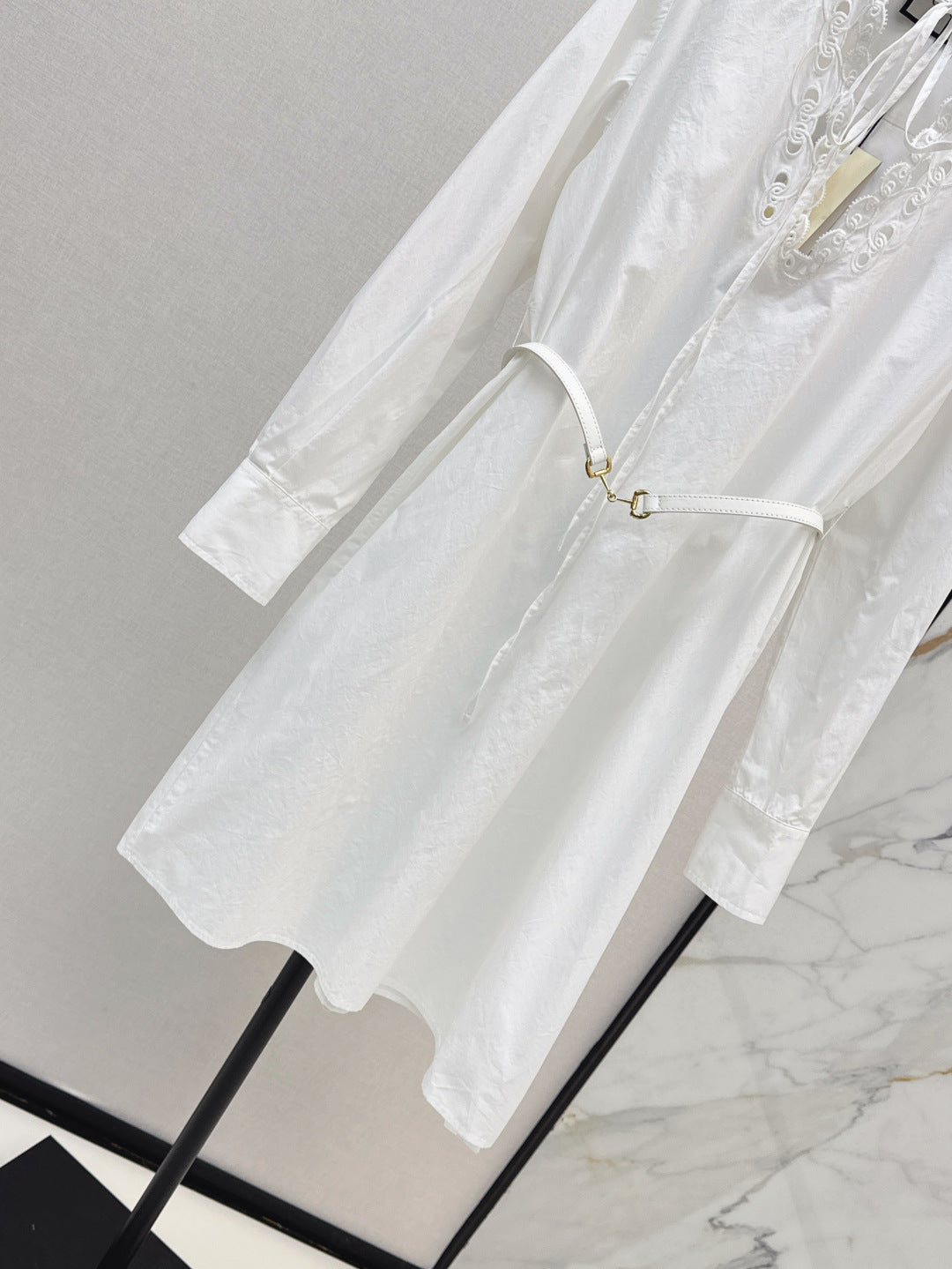 Guc 25ss V-neck shirt