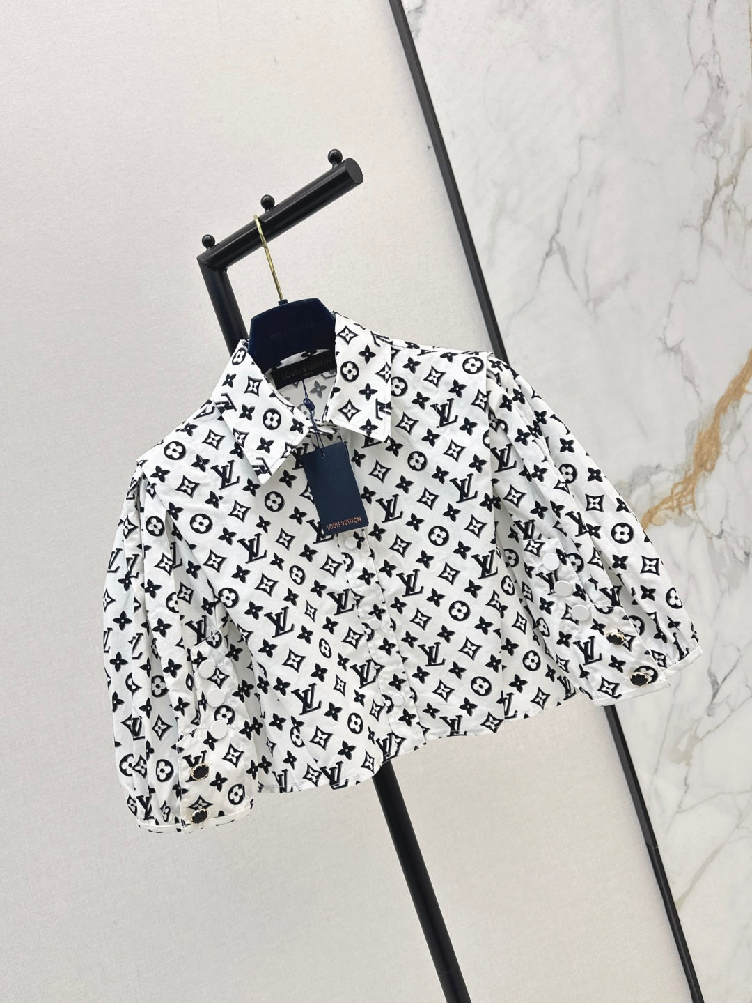 Louis 25ss crop shirt
