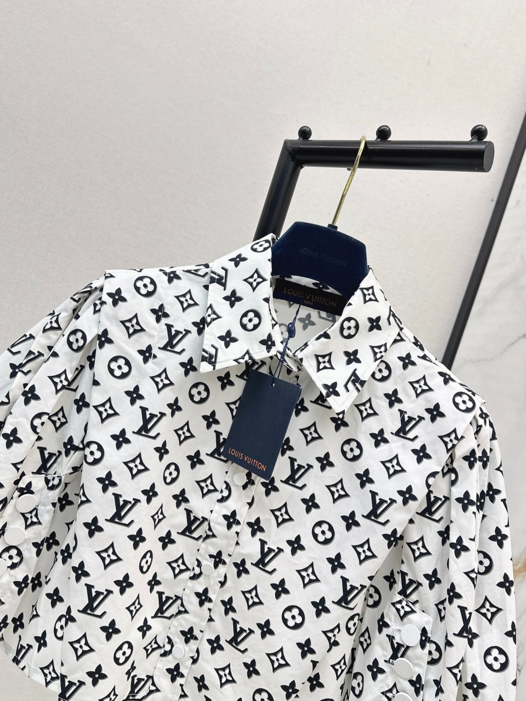 Louis 25ss crop shirt