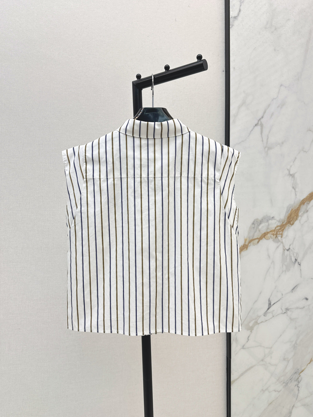 Celi 25ss sleeveless shirt