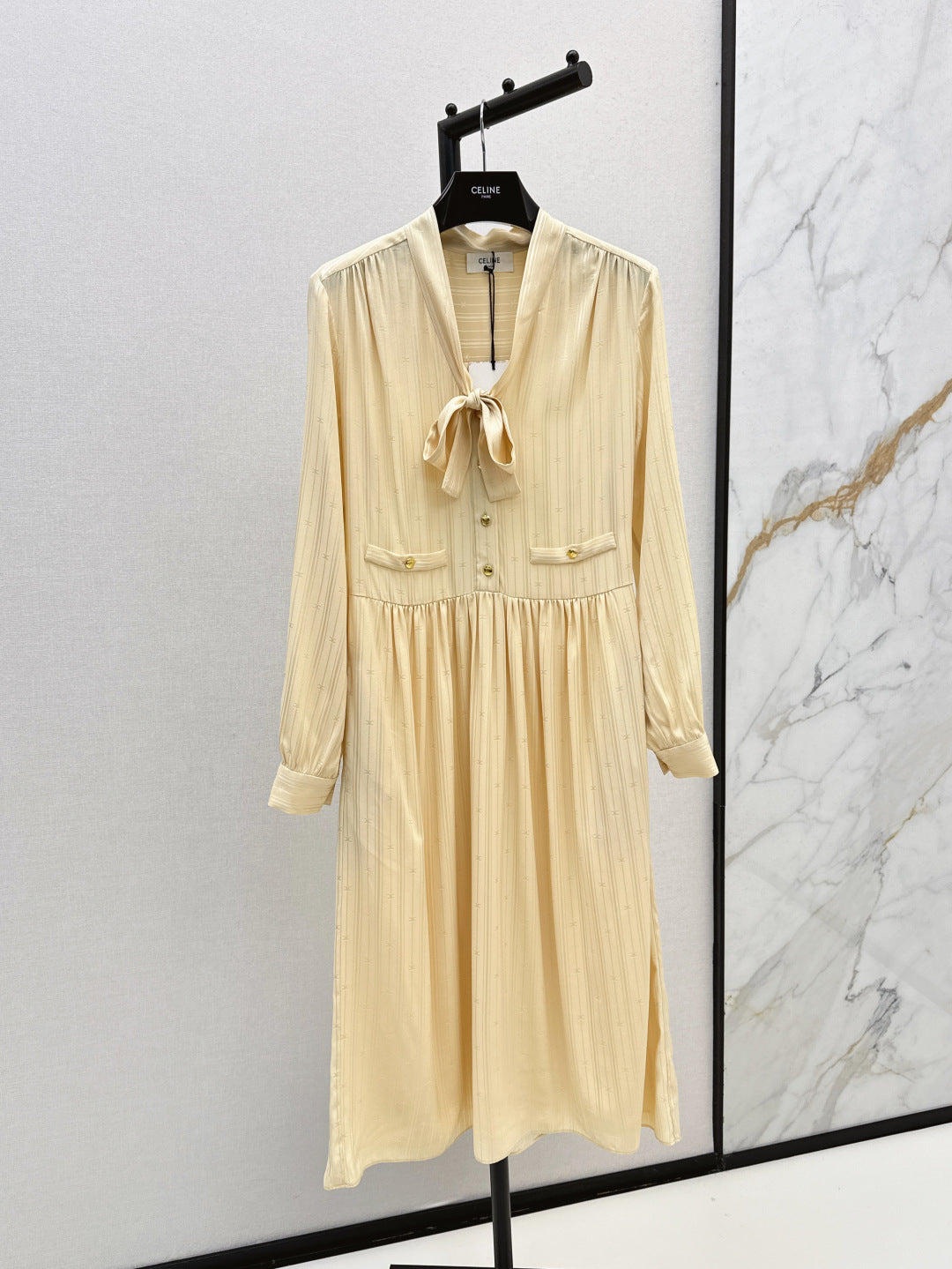 Celi 25ss Silk dress