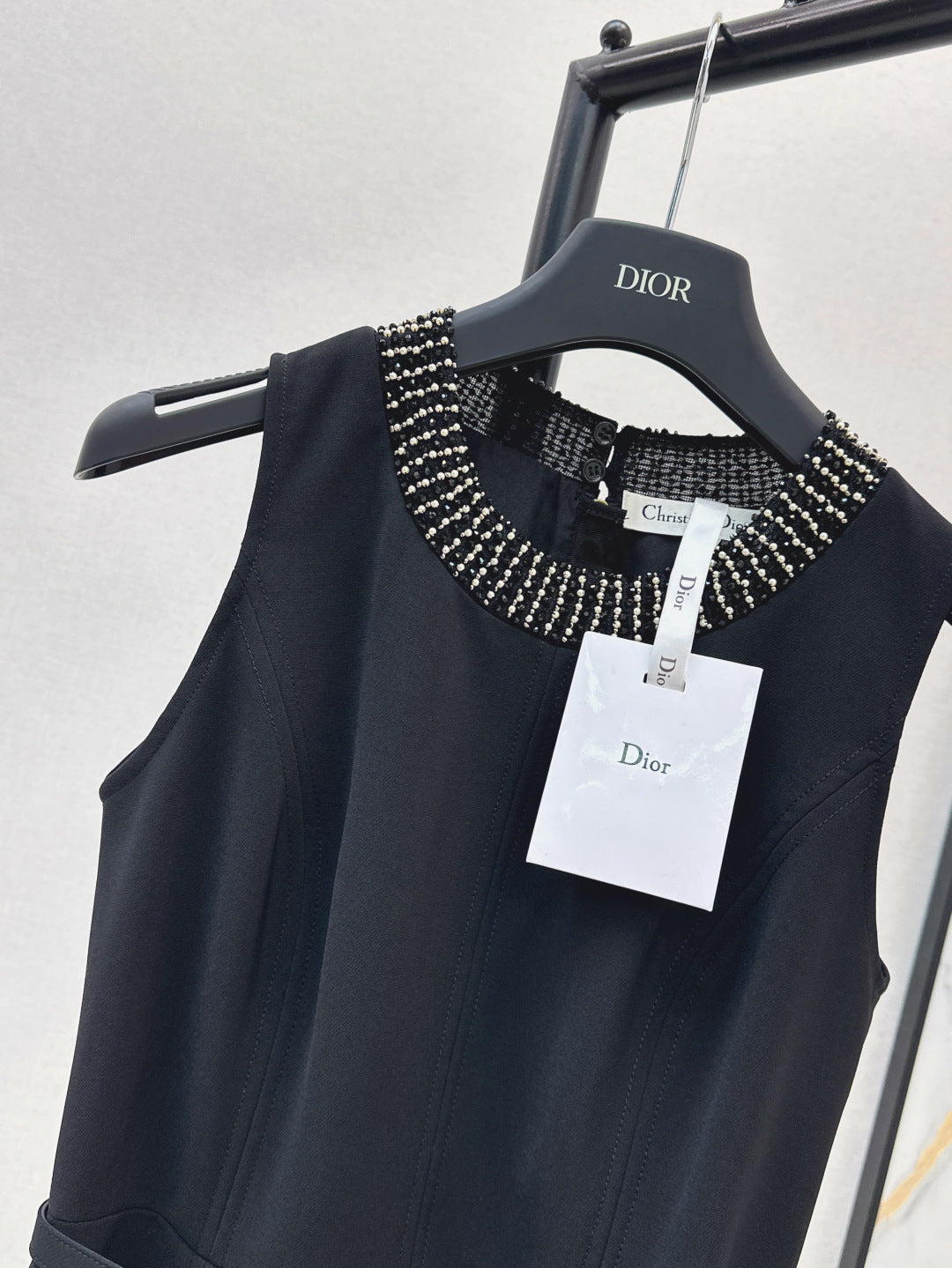 CD 25SS sleeveless dress