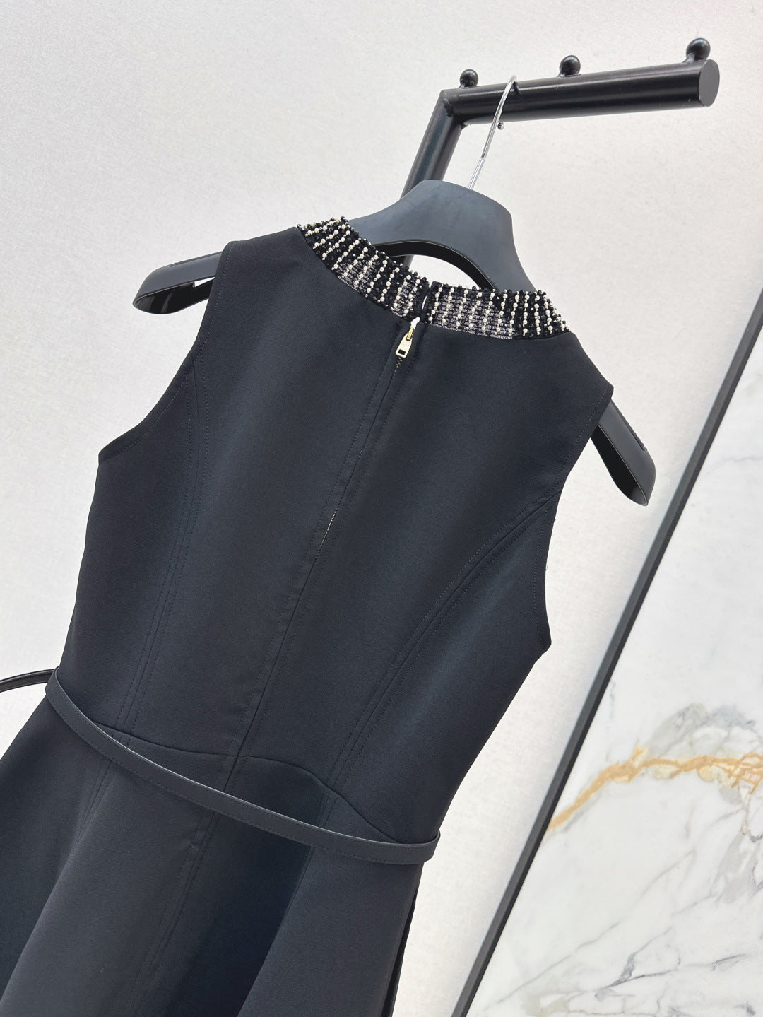 CD 25SS sleeveless dress