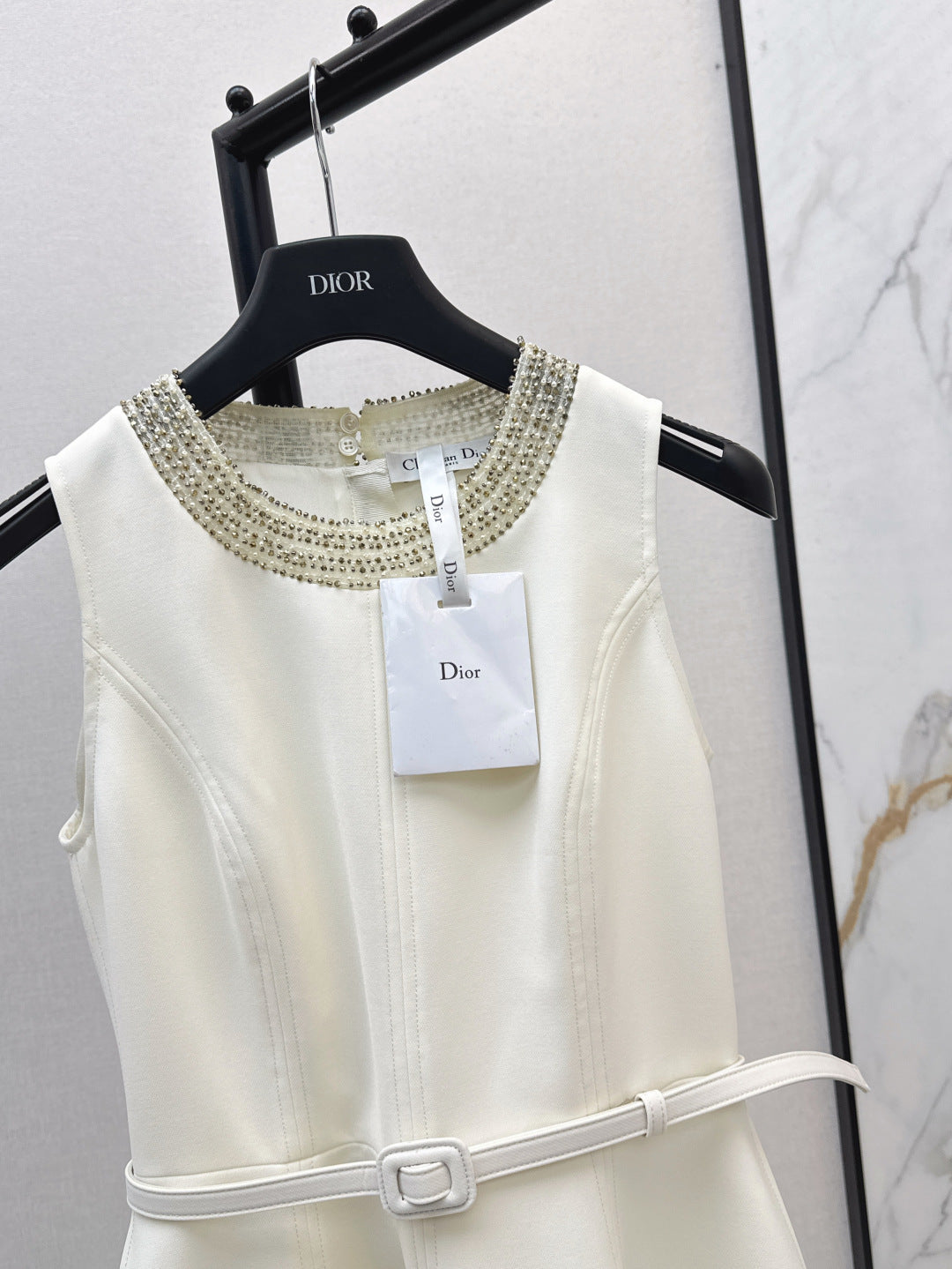 CD 25SS sleeveless dress
