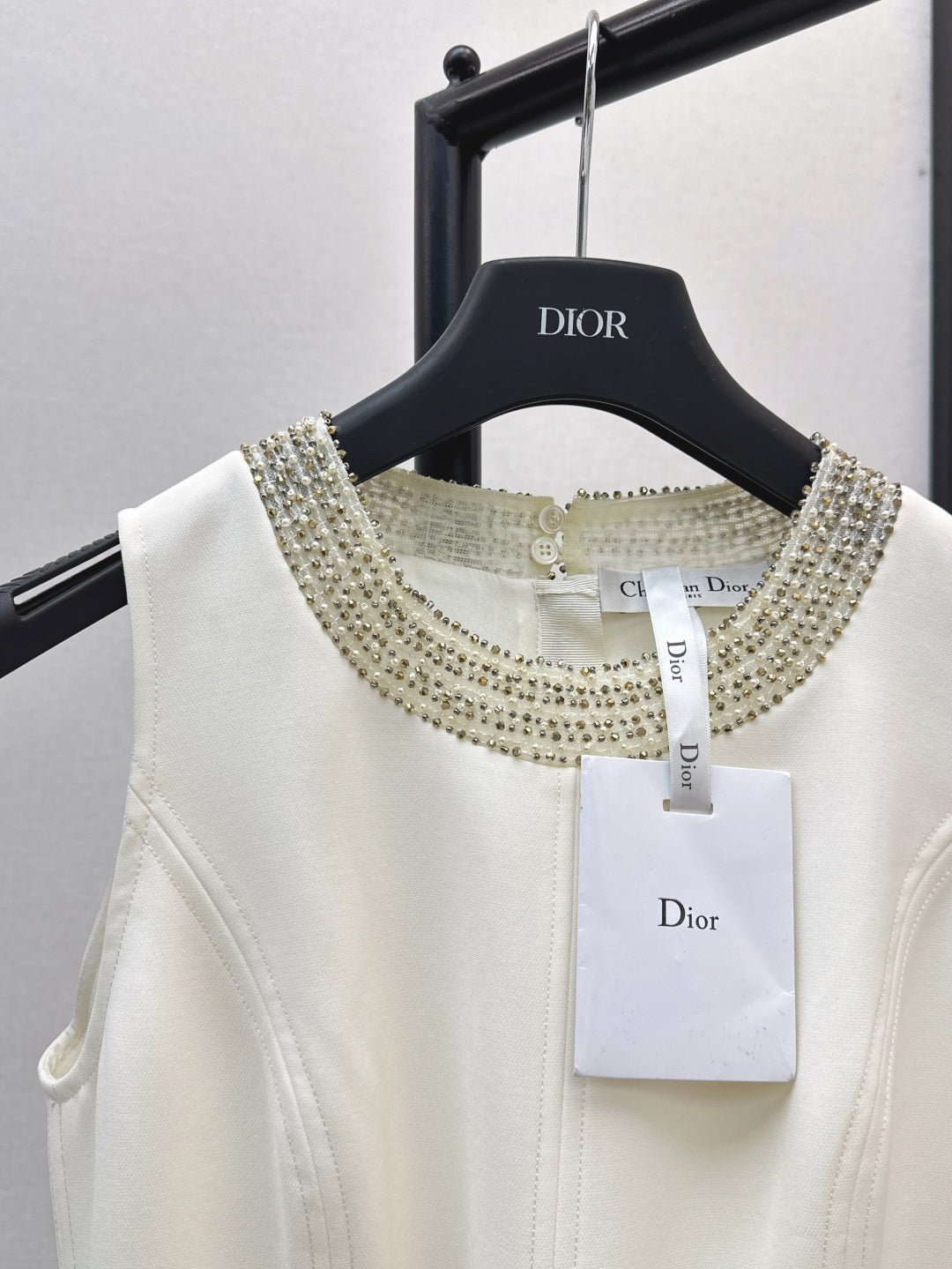 CD 25SS sleeveless dress