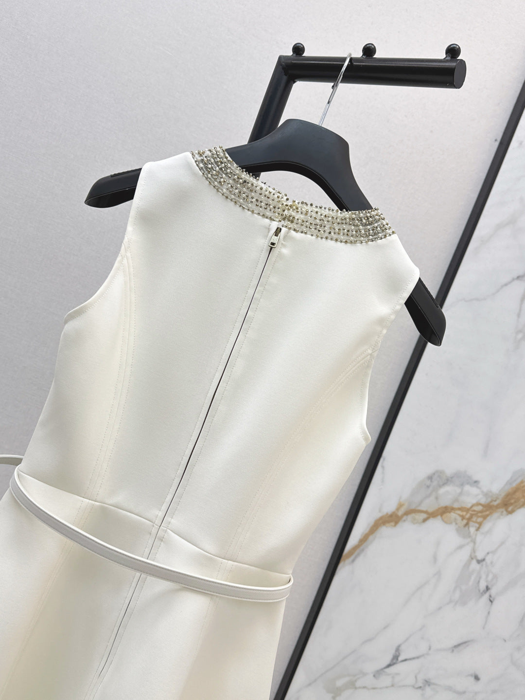 CD 25SS sleeveless dress