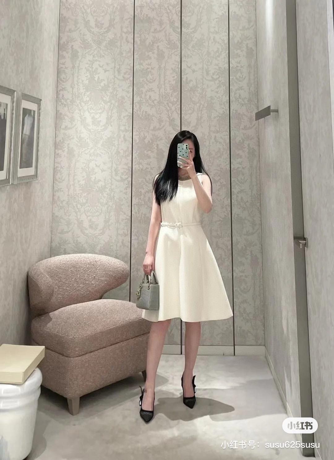 CD 25SS sleeveless dress