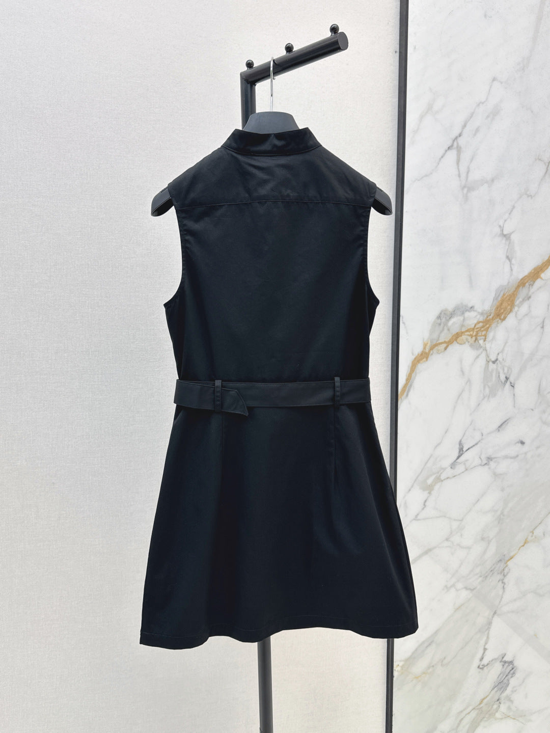 CD 25SS sleeveless dress