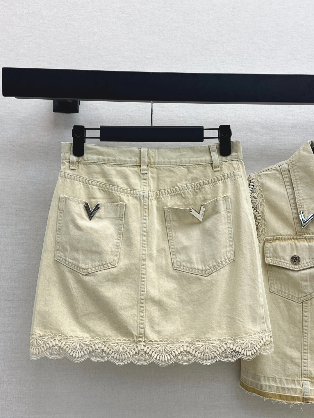 Louis 25ss lace suit