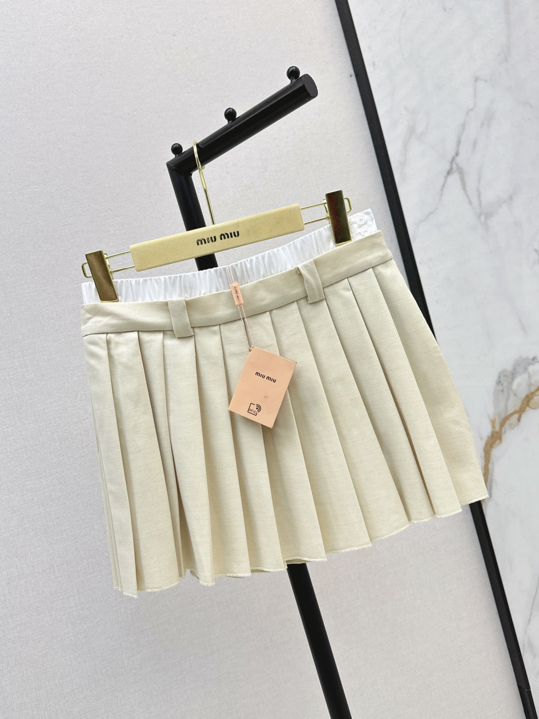 Miu 25ss pleated skirt