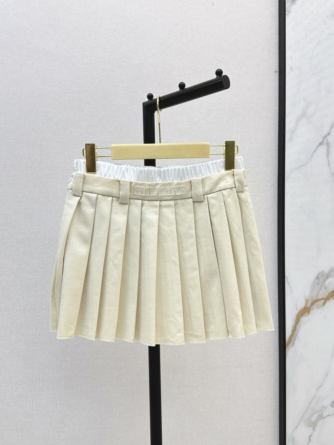 Miu 25ss pleated skirt