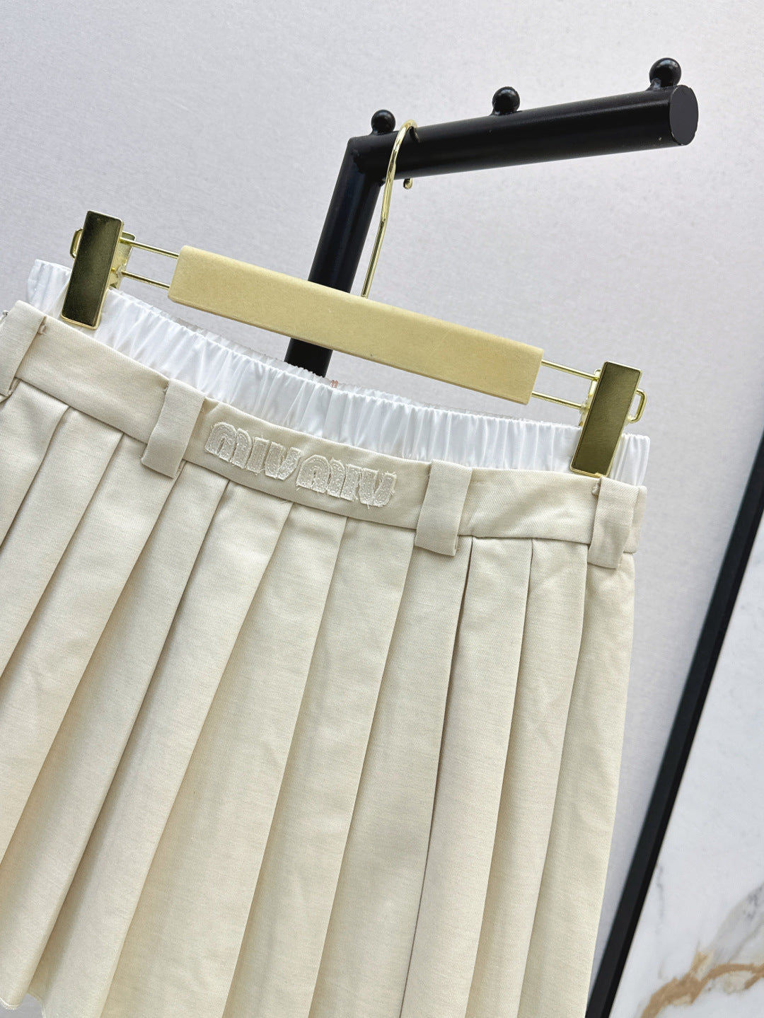 Miu 25ss pleated skirt