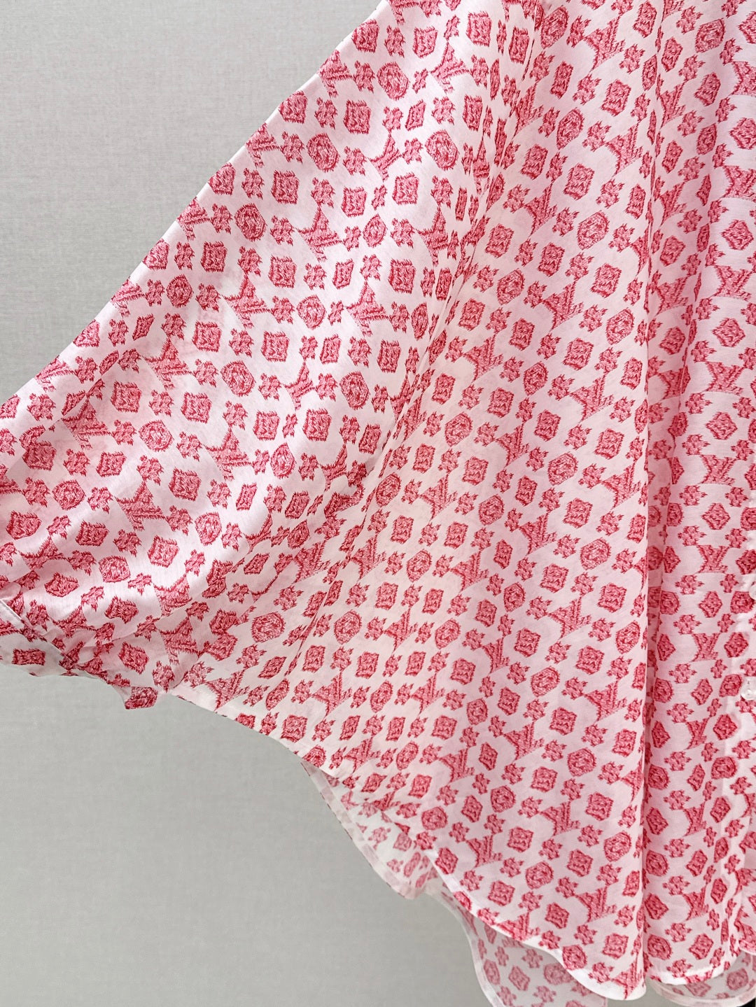 Louis 25ss cape shirt