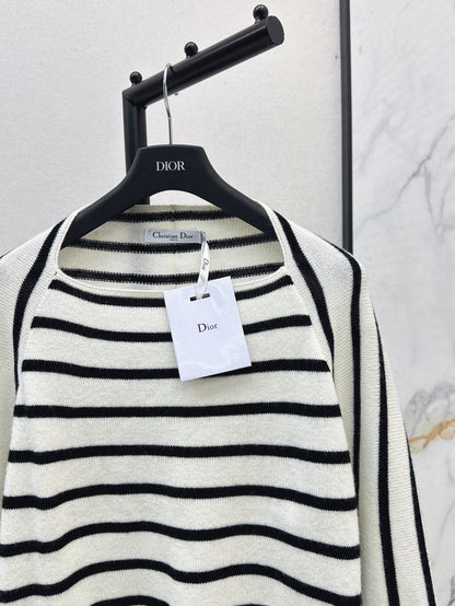 CD 25ss miss D sweater
