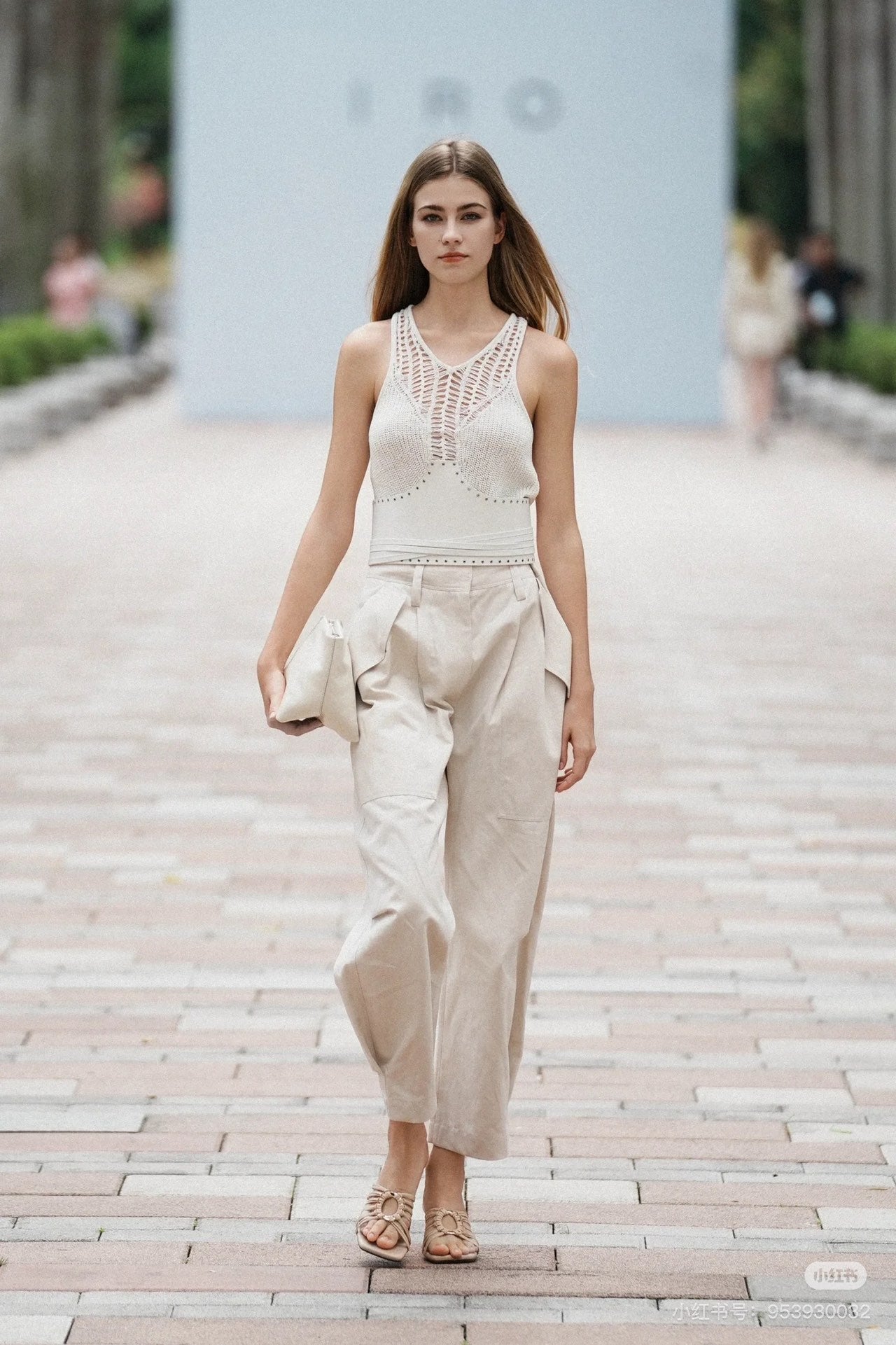 IR 25ss hollow knit vest