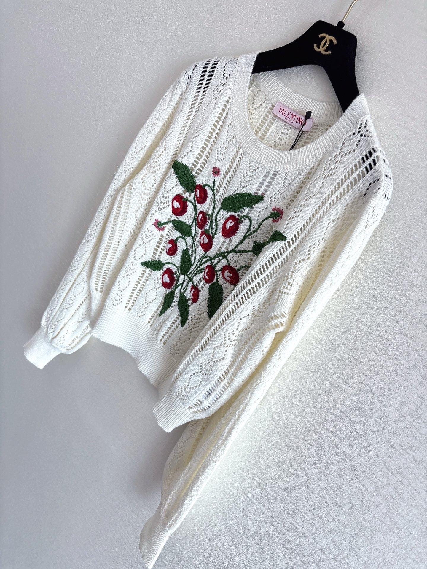 Valen 25fw hollow sweater
