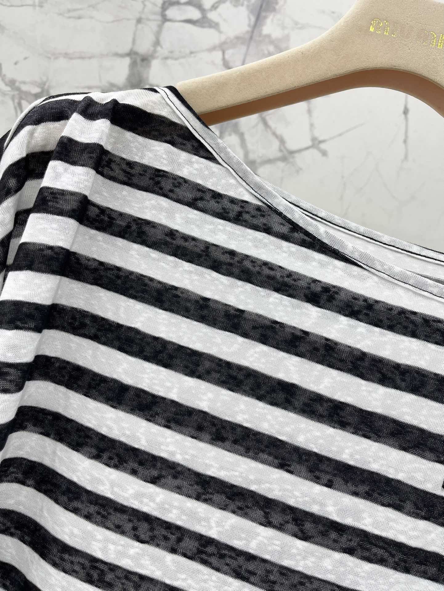 Miu 25ss striped shirt
