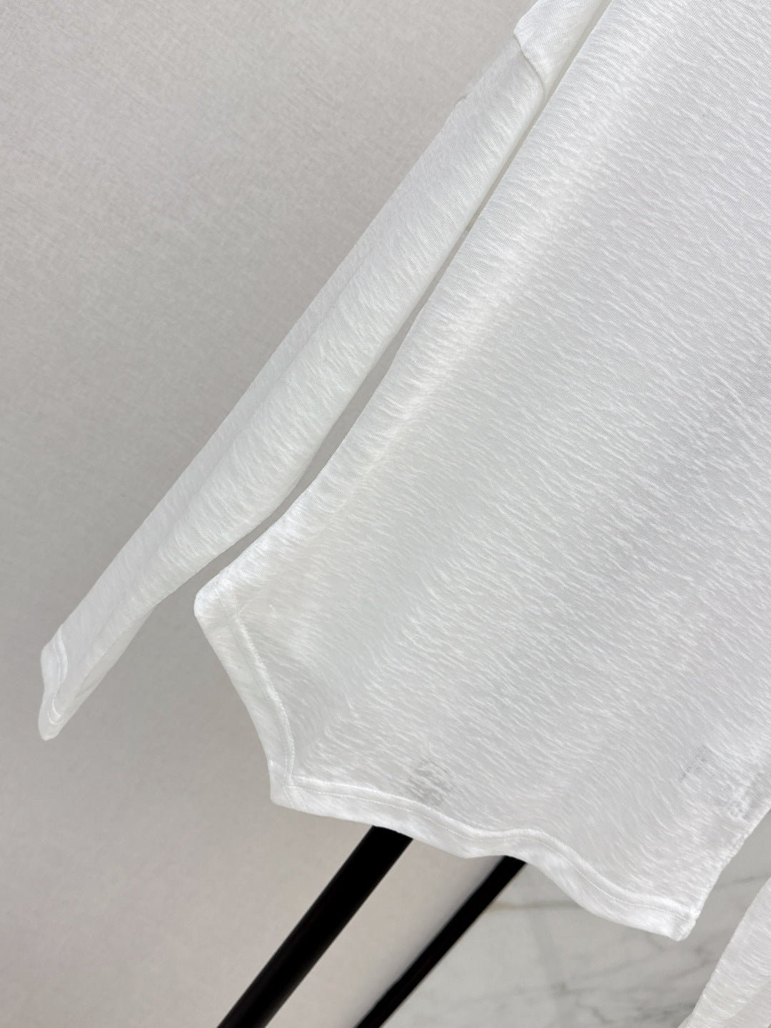 Wang 25ss off-shoulder shirt