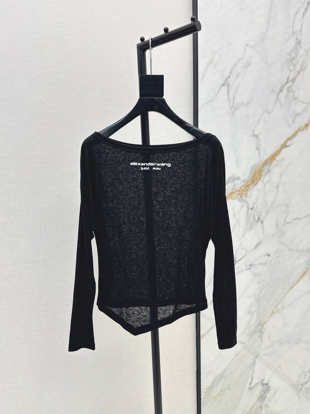 Wang 25ss off-shoulder shirt