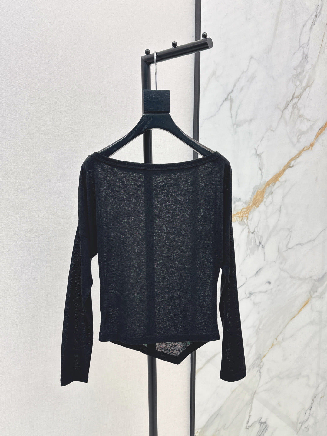 Wang 25ss off-shoulder shirt