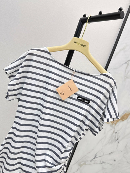 Miu 25ss off-shoulder t-shirt