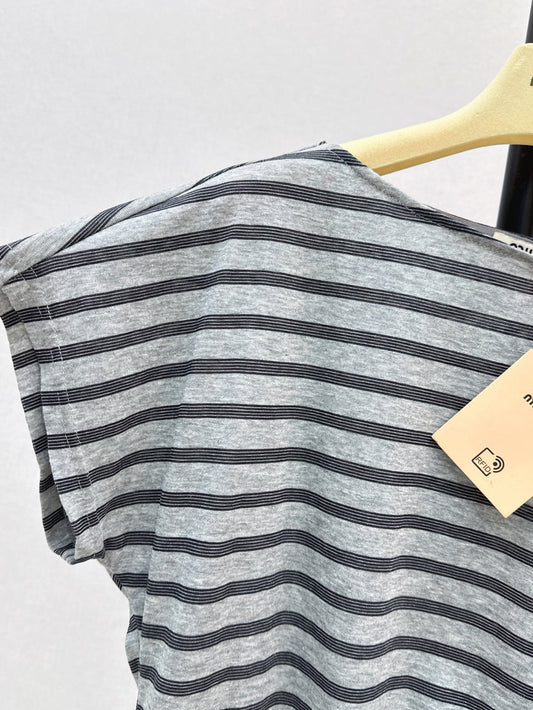Miu 25ss off-shoulder t-shirt
