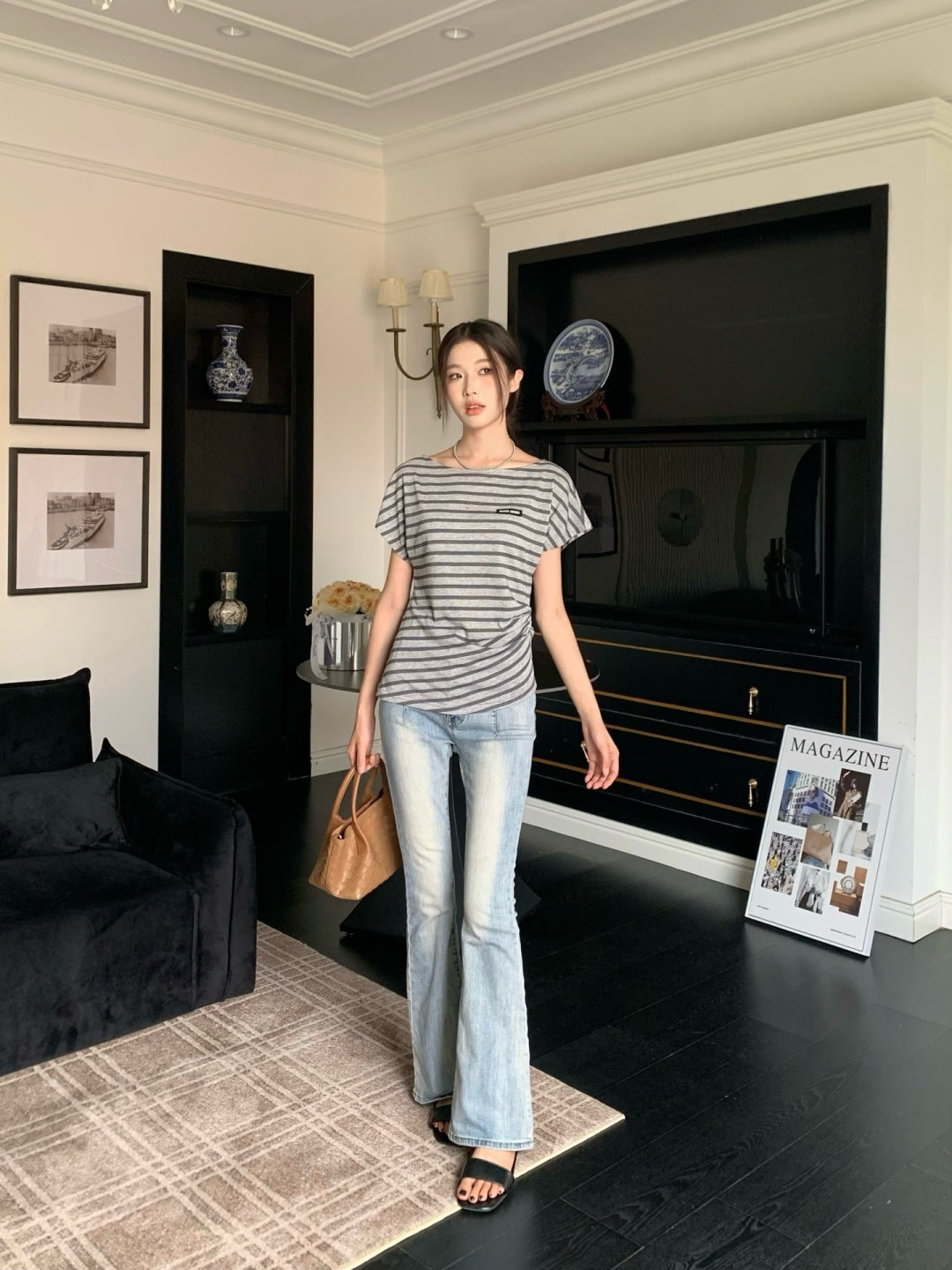 Miu 25ss off-shoulder t-shirt