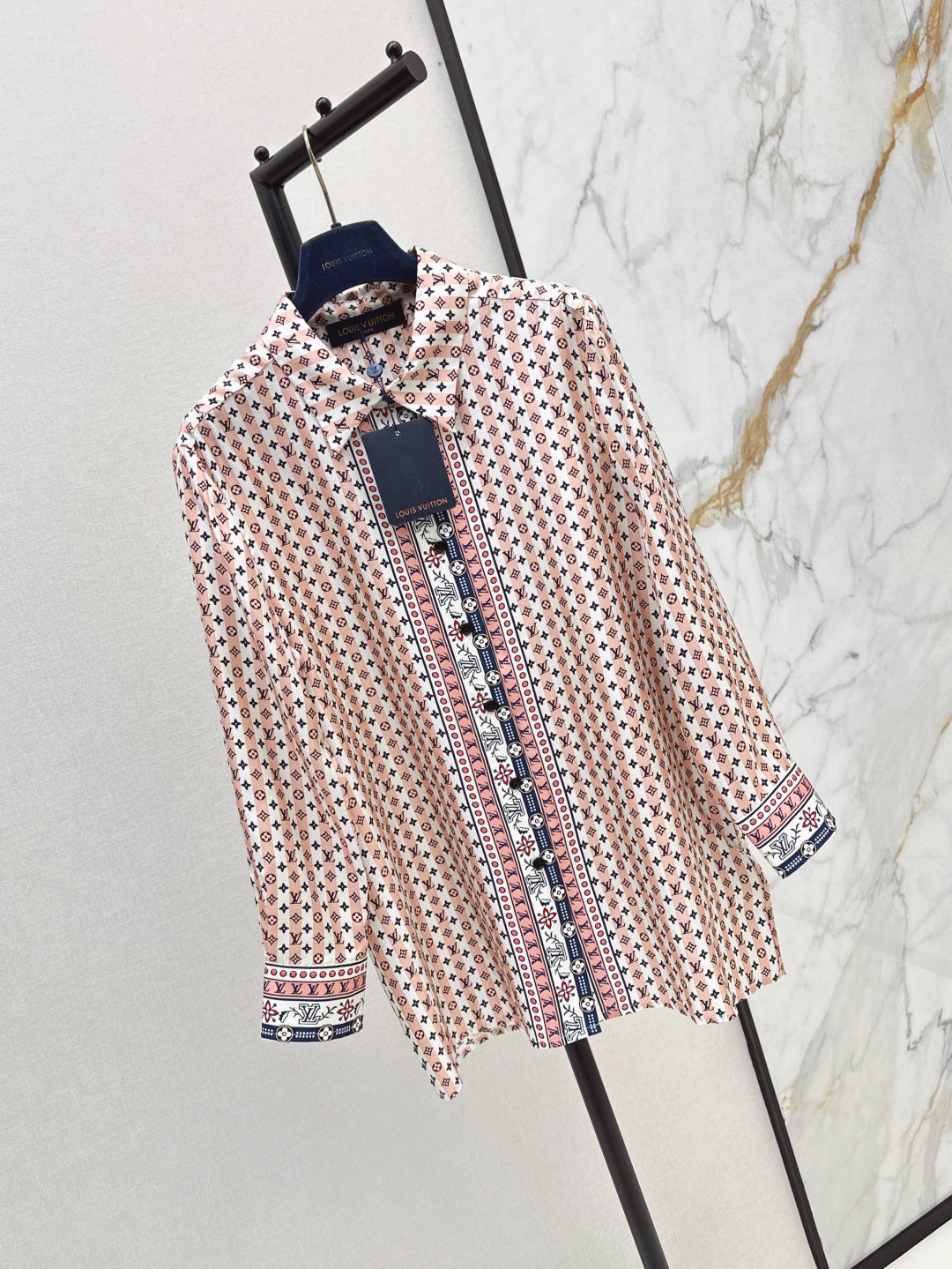 Louis 25ss silk shirt