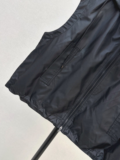 Fend 25ss sleeveless jacket
