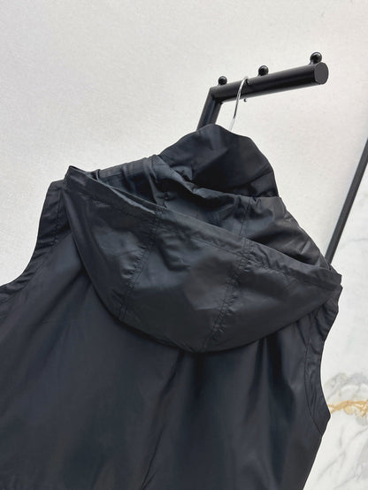 Fend 25ss sleeveless jacket