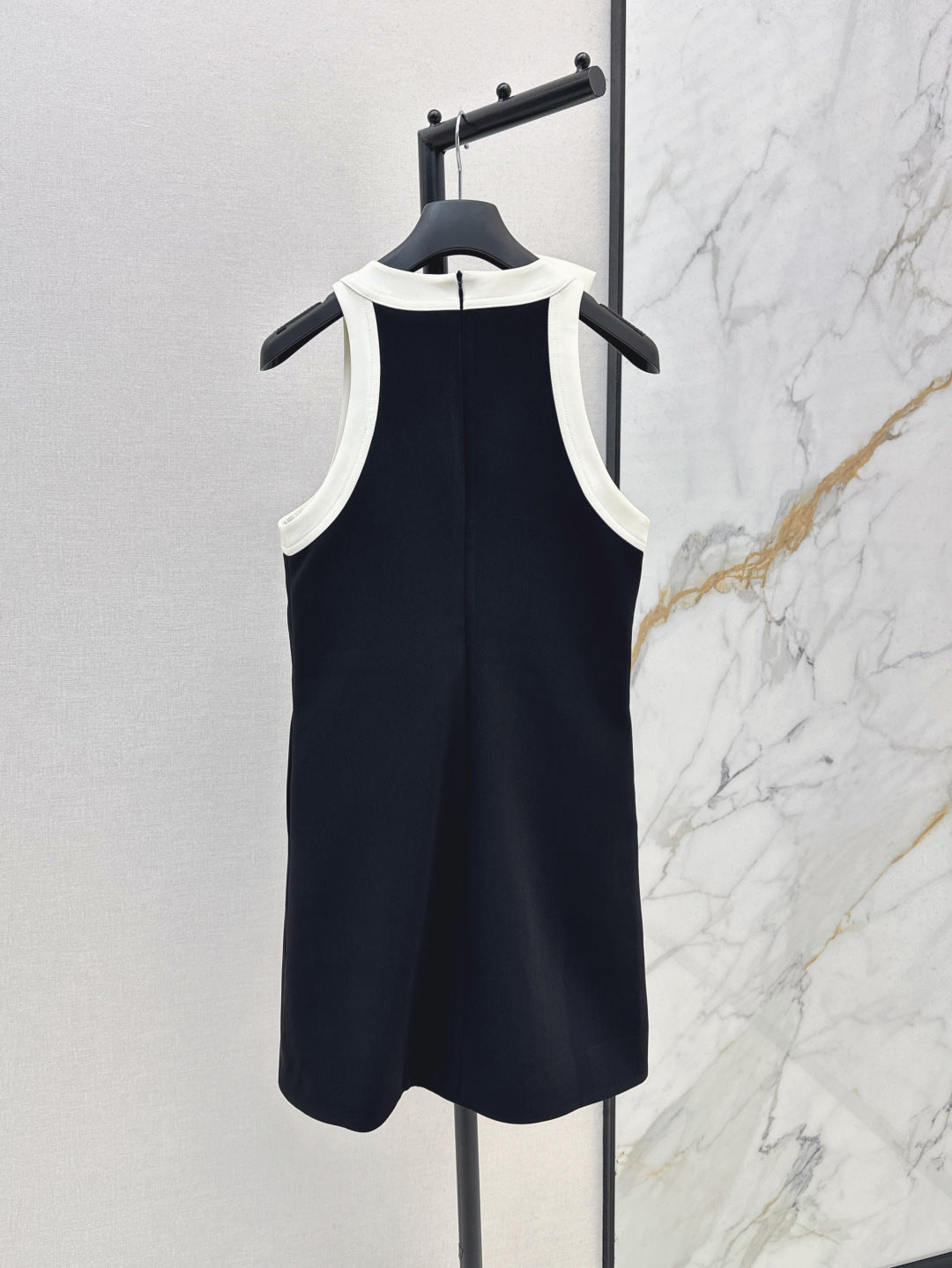 CD 25ss sleeveless dress