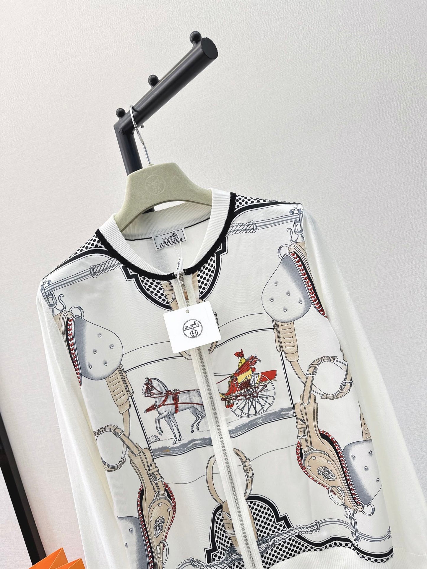 Herm 25ss print knit shirt