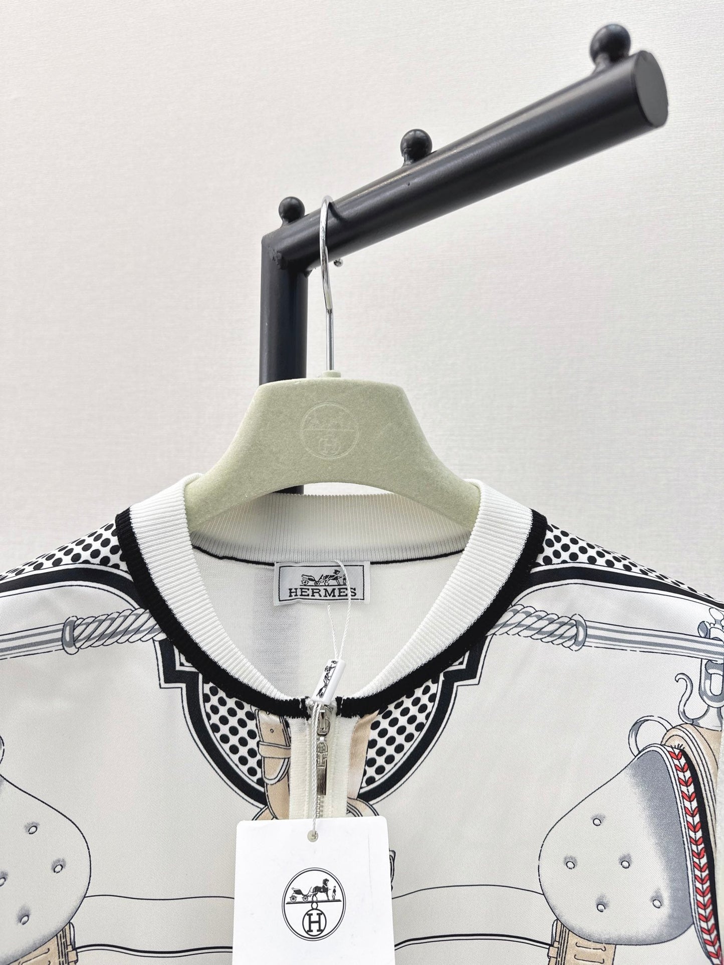 Herm 25ss print knit shirt