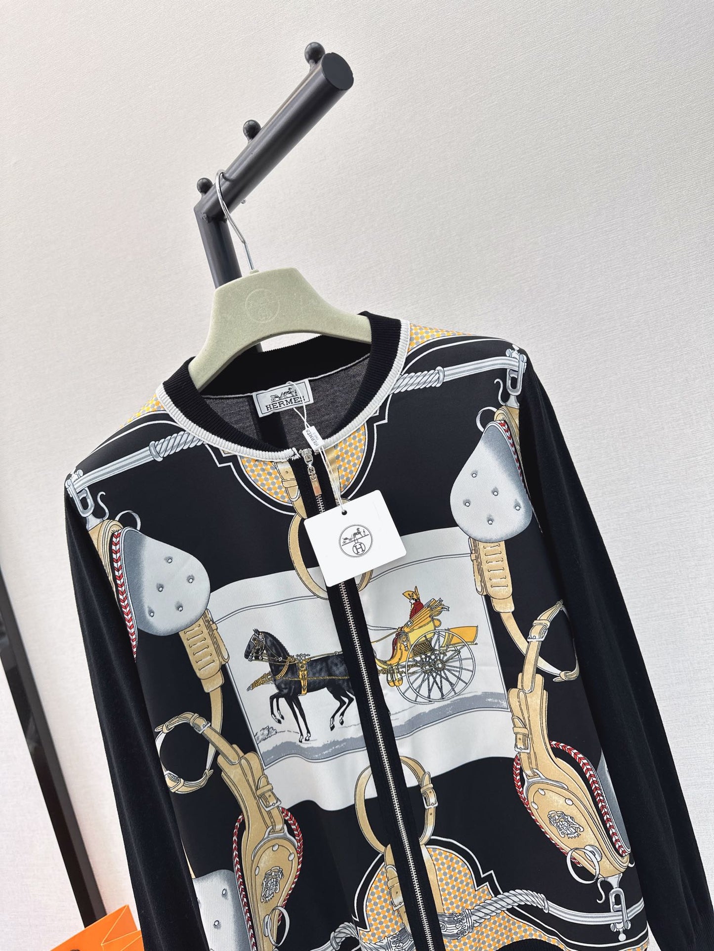 Herm 25ss print knit shirt