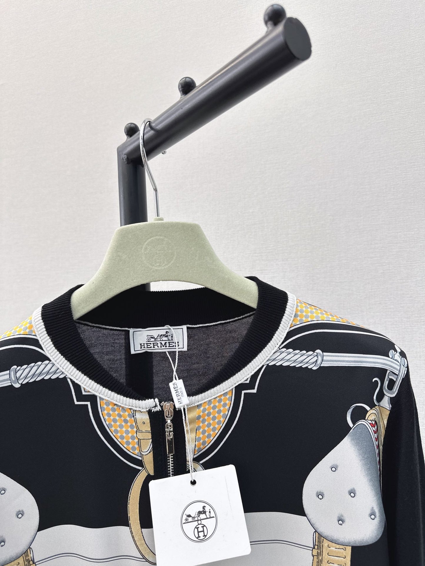Herm 25ss print knit shirt