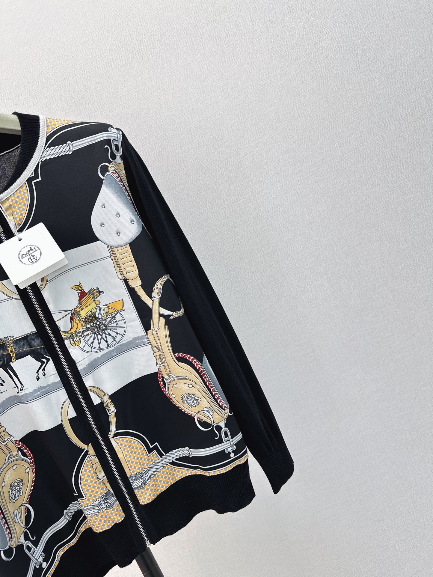 Herm 25ss print knit shirt