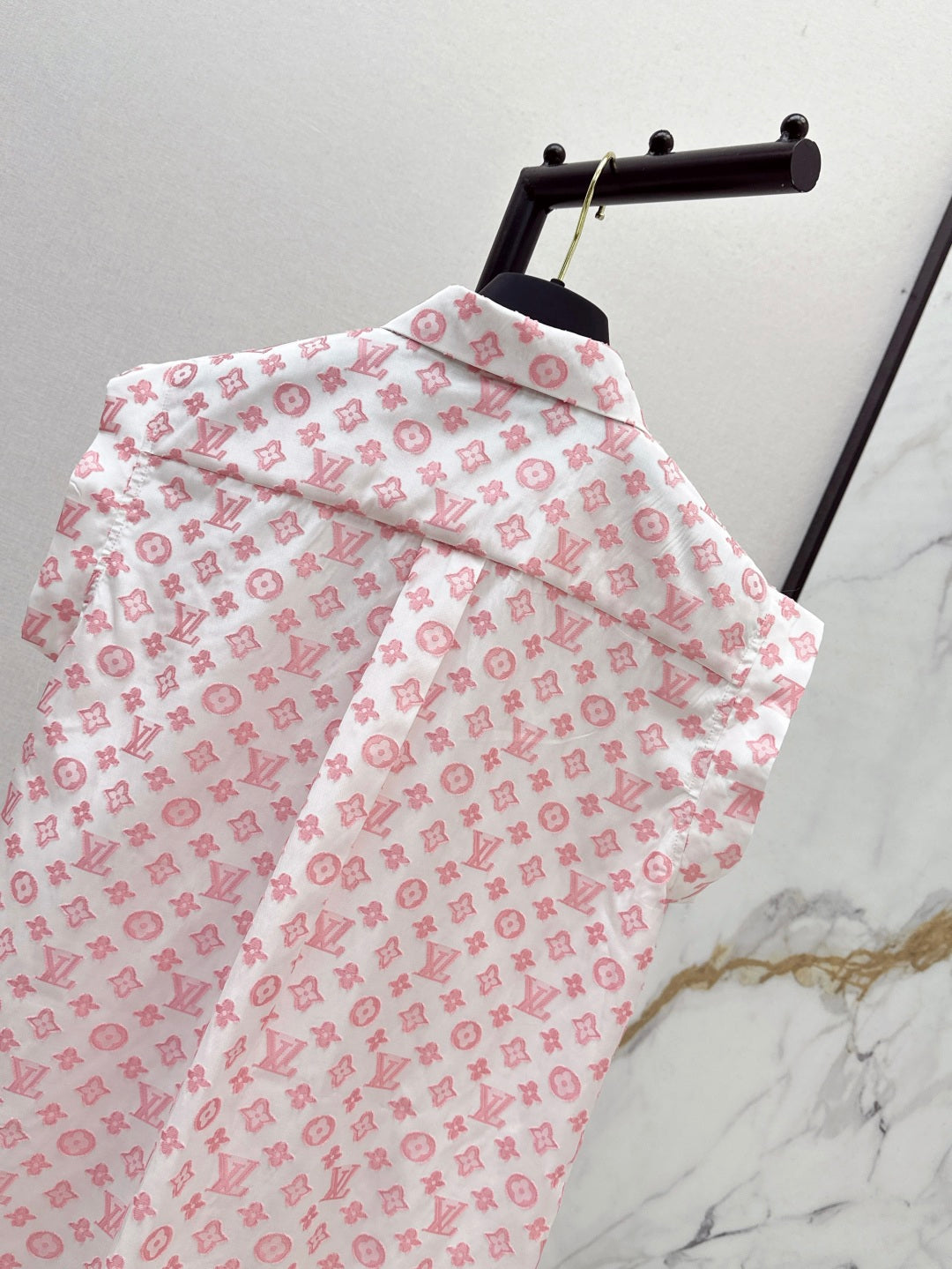 Louis 25ss sleeveless shirt