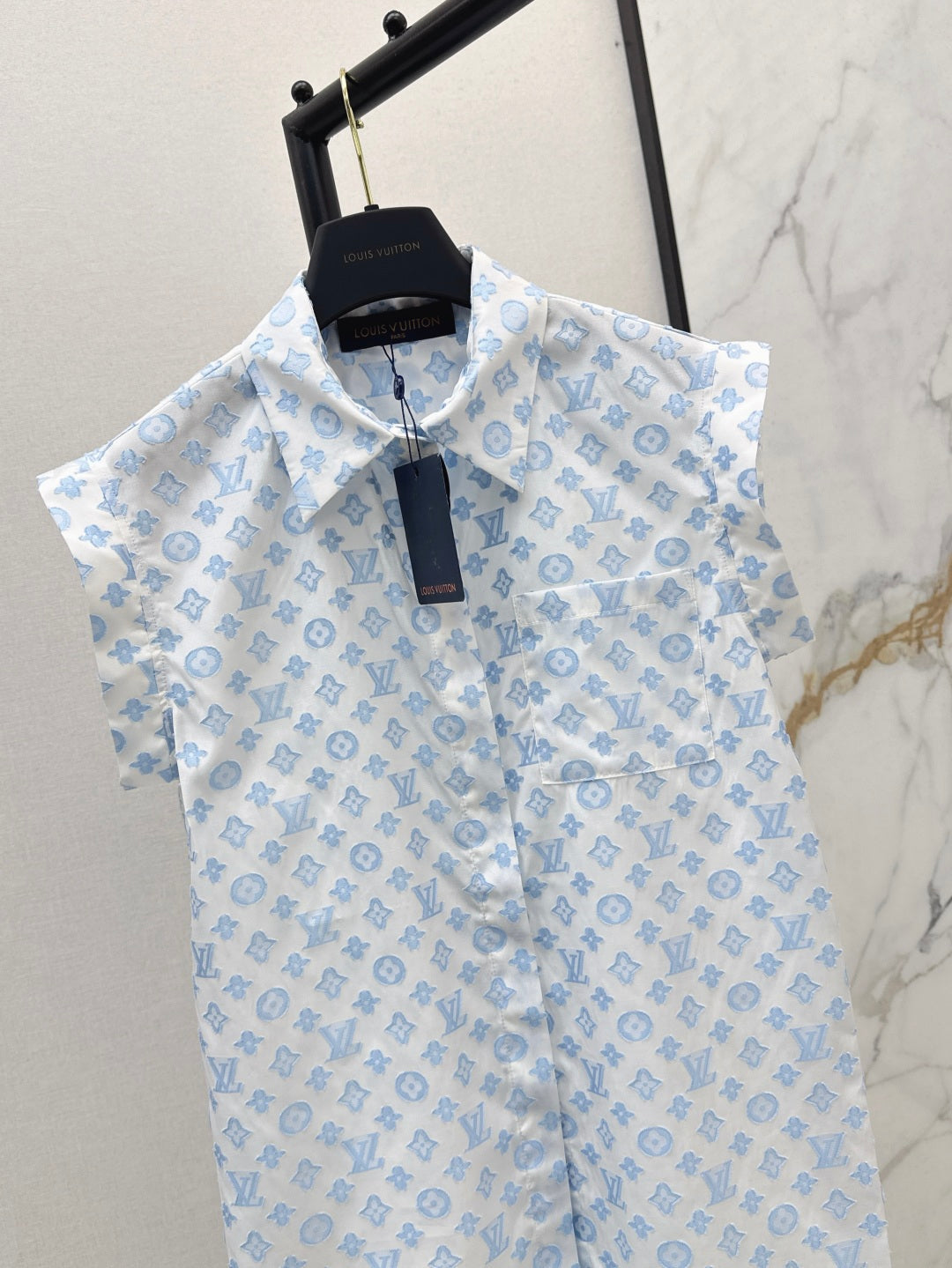 Louis 25ss sleeveless shirt