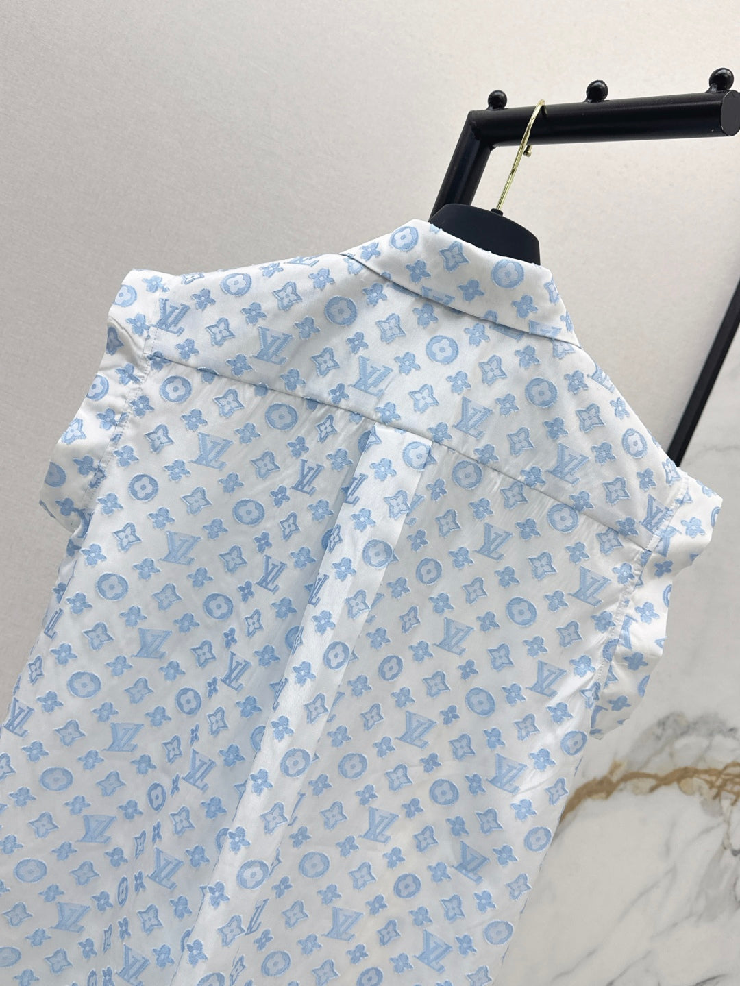 Louis 25ss sleeveless shirt